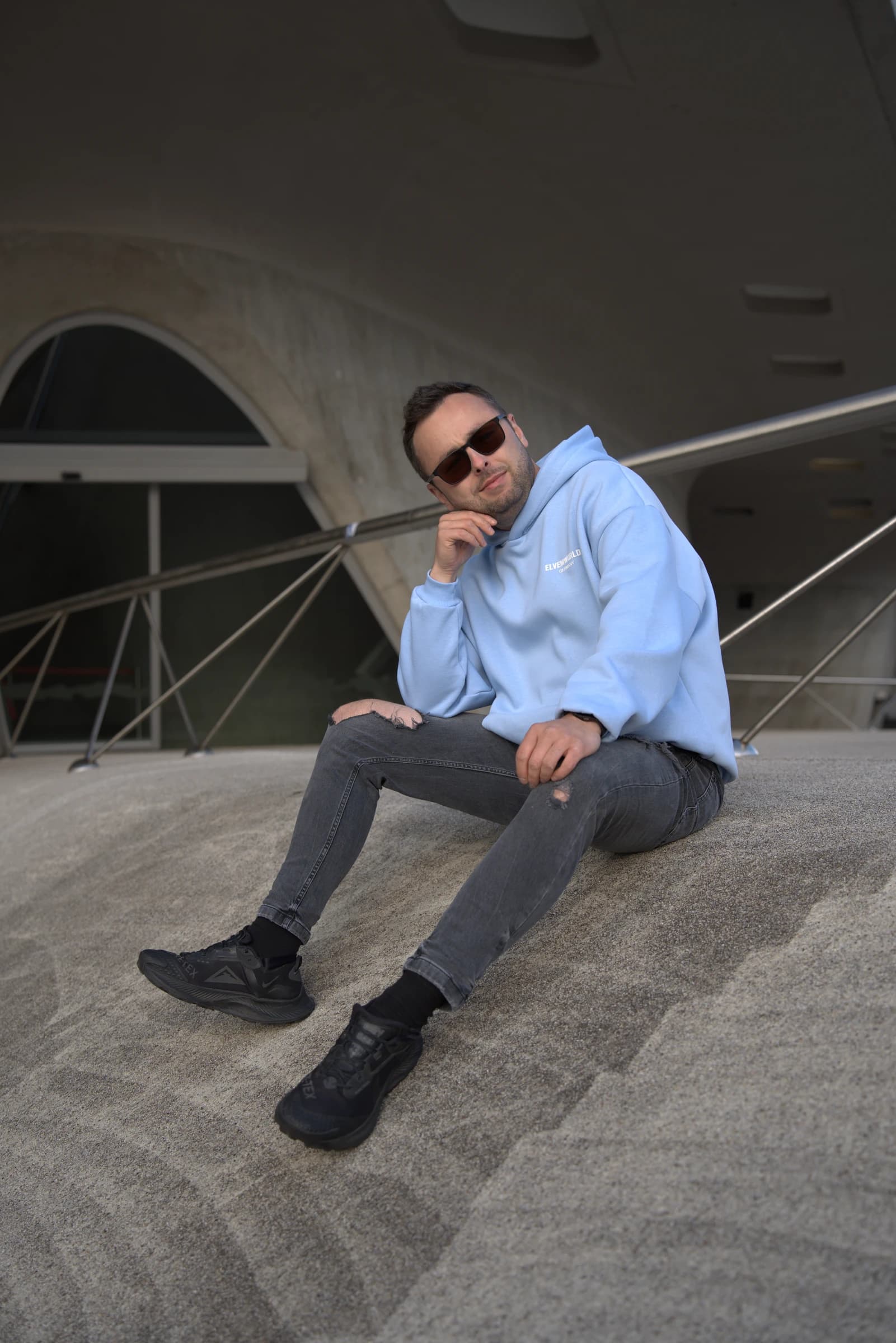 Klippenpfad mit Sonnenuntergang